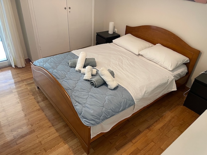 Athens Koukaki Airbnb bed