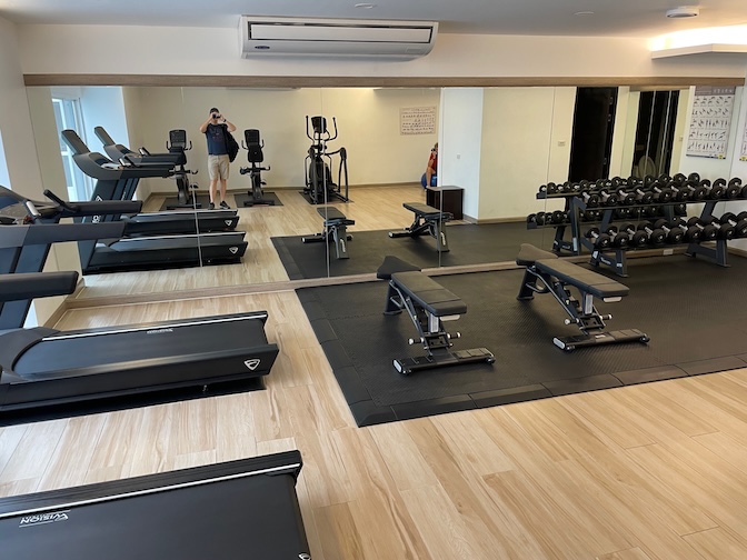 Samutprakarn Hotel gym