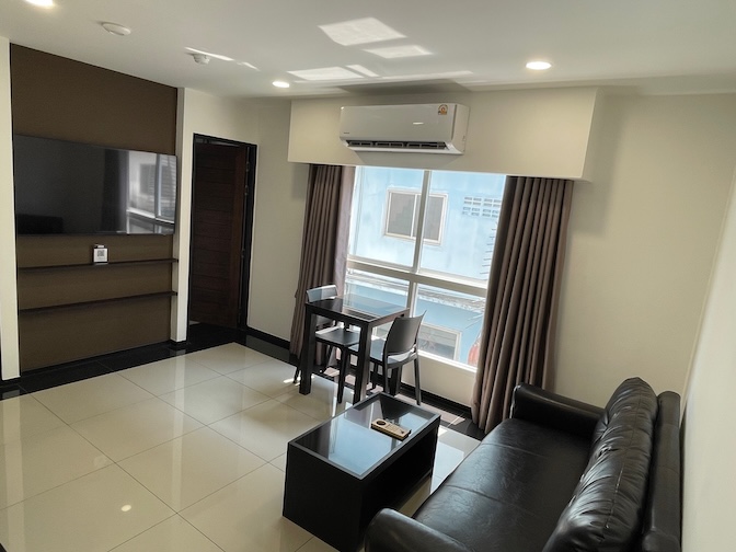 Samutprakarn Hotel living room