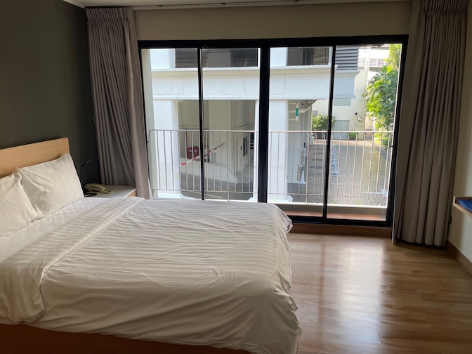 Sereine Sukhumvit 39 studio room double bed
