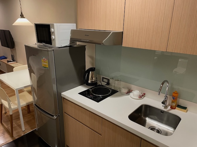 Sereine Sukhumvit 39 studio room kitchen