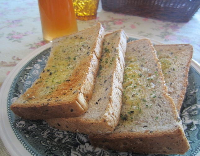 Bonita Cafe and Social Club garlic bread