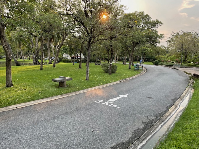 Chatuchak Park running path