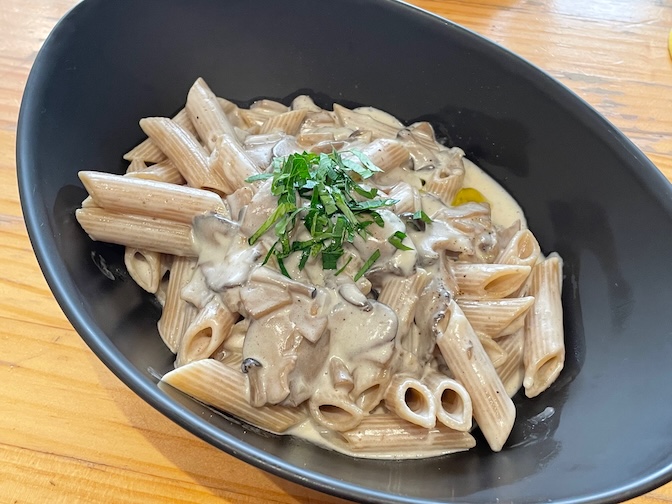 Vegano mushroom and vegan cream wholewheat penne
