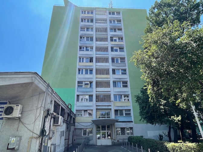 Bulevardul Dimitrie Cantemir apartment from outside