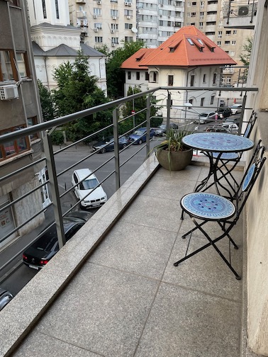 Strada Vânători apartment balcony