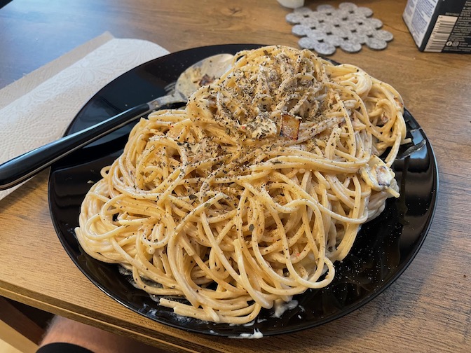 Hummus pasta