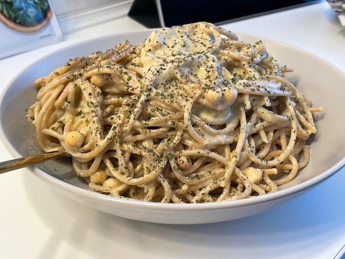 Hummus pasta