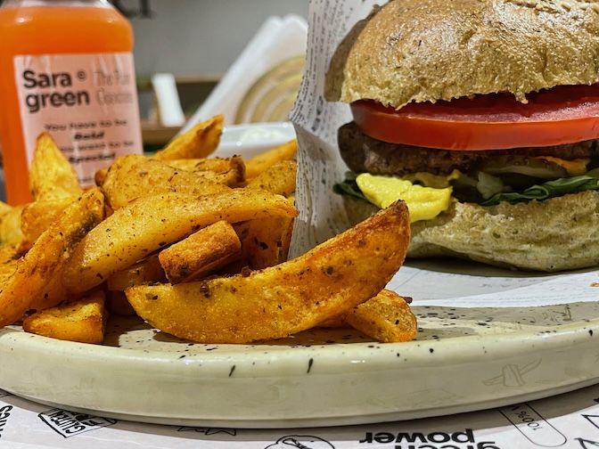 Sara Green smiley pig burger meal