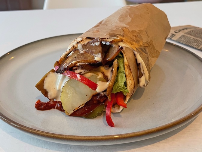 Sublimme seitan and veggie wrap