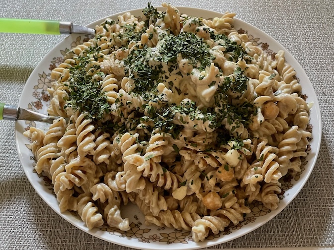 Hummus pasta