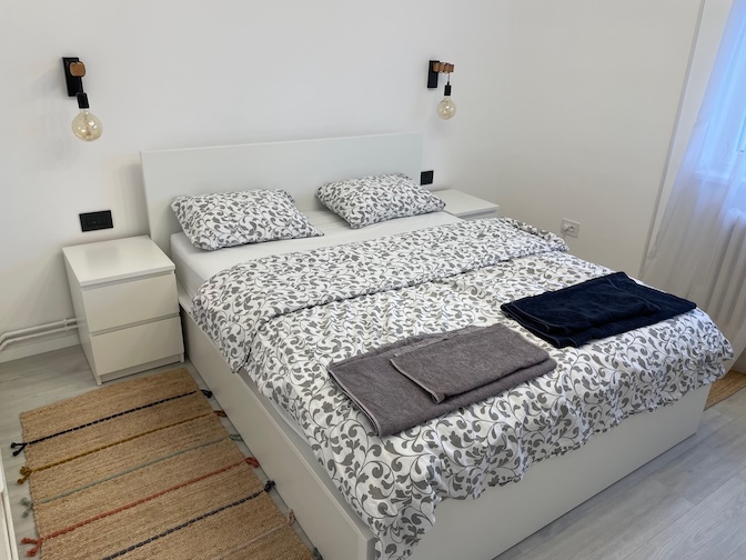 Strada General Dragalina apartment bed