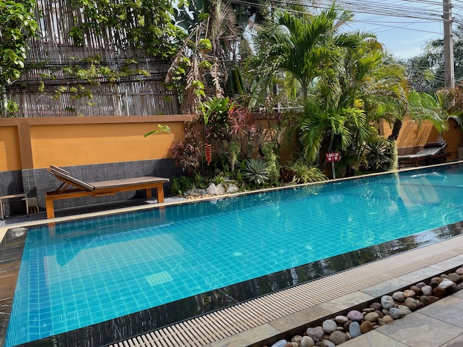 Sky Villa Hua Hin Guesthouse pool