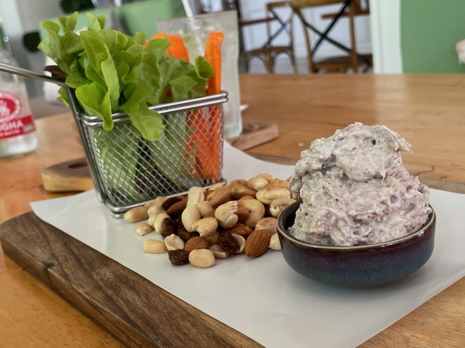 Huahin Vegan vegan jackfruit tuna dip with vegetables