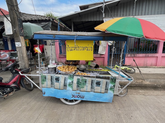 Loei mango sticky rice vendor