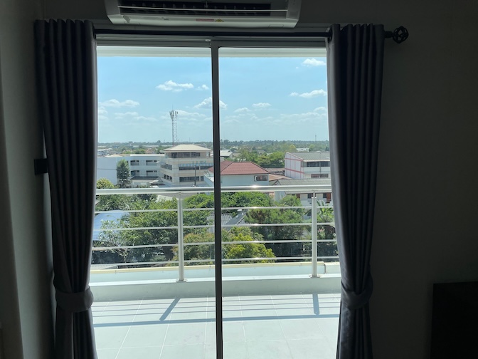 TJ 4711 Residence window