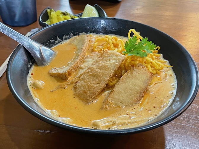 Khao Soi Luke Jan khao soi