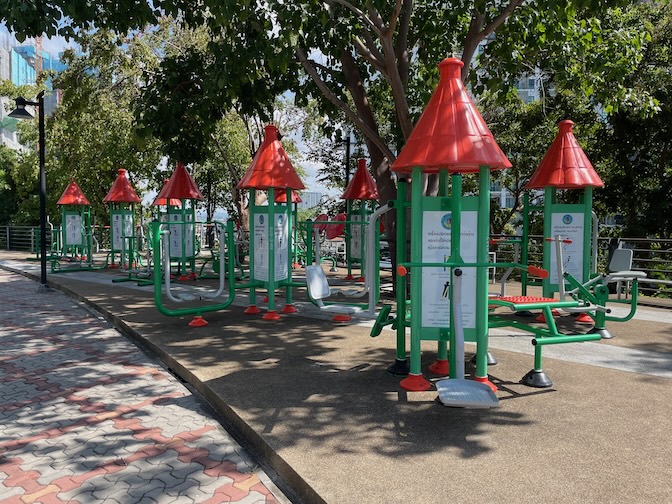 Queen Sirikit Park fitness area