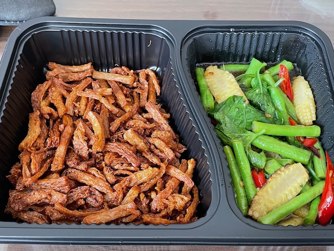 Babylou Vegan Food and Smoothies stir-fried vegan crispy chicken with holy basil
