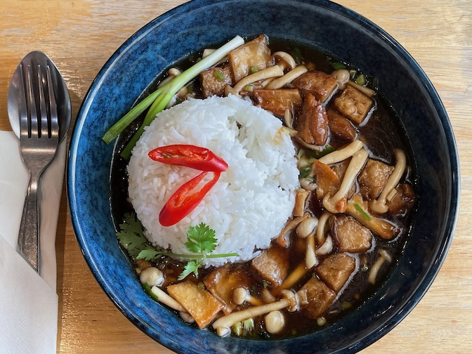 Yes Vegan fried vegan chicken with mushroom sauce