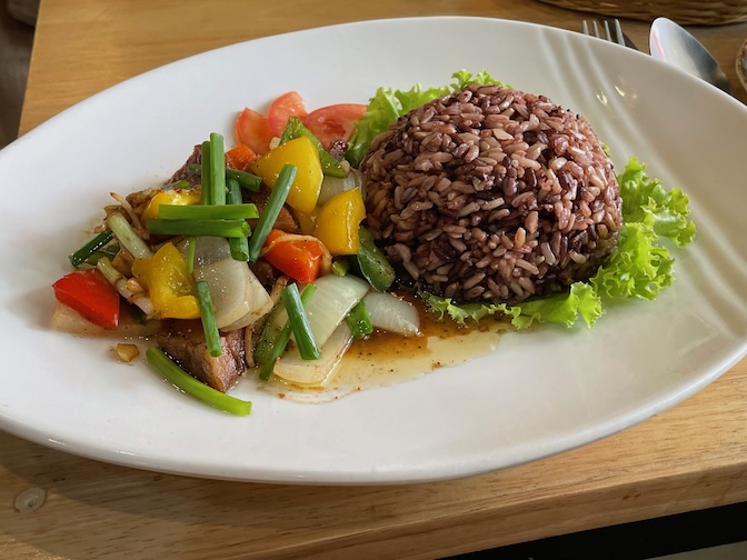 Yes Vegan stir-fried vegan sirloin with black pepper