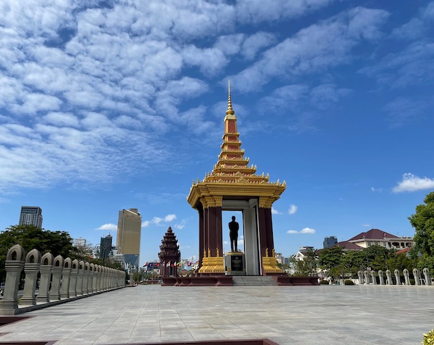 Statue of Sihanouk Norodom