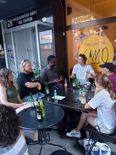 Expats meet up at Café Samo