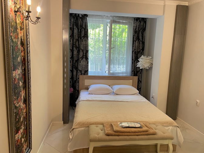 Lyuben Karavelov apartment bed