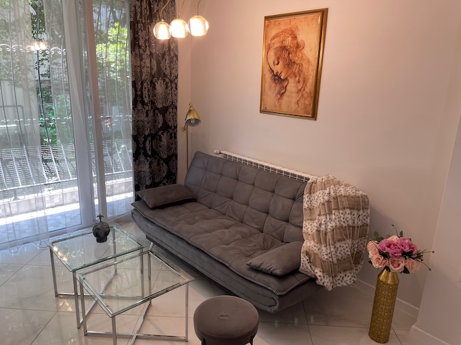 Lyuben Karavelov apartment sofa