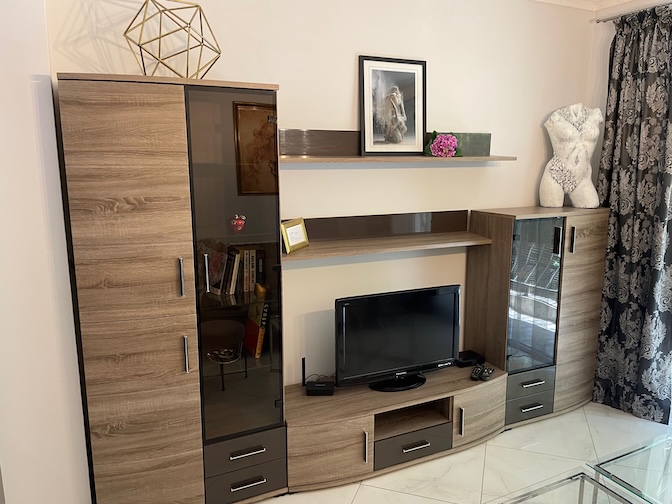 Lyuben Karavelov apartment TV