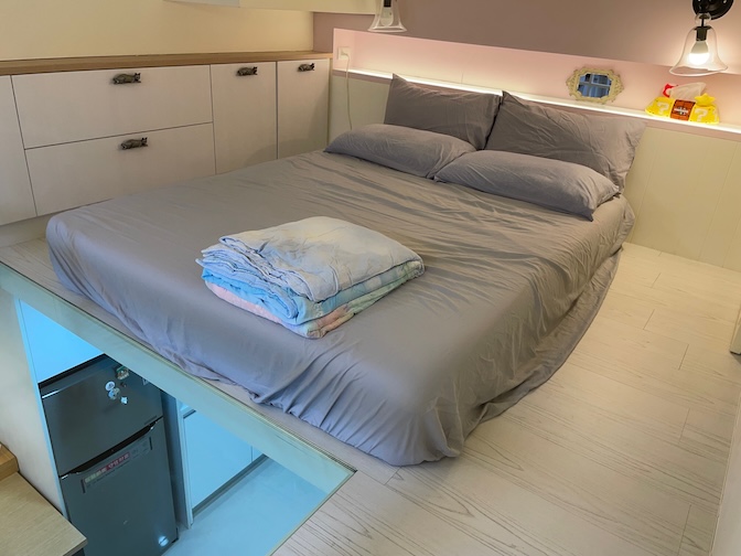 Sonjiang Nanjing apartment bed