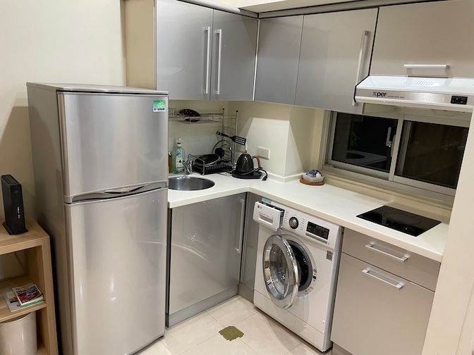 Xinyi Anhe apartment kitchen