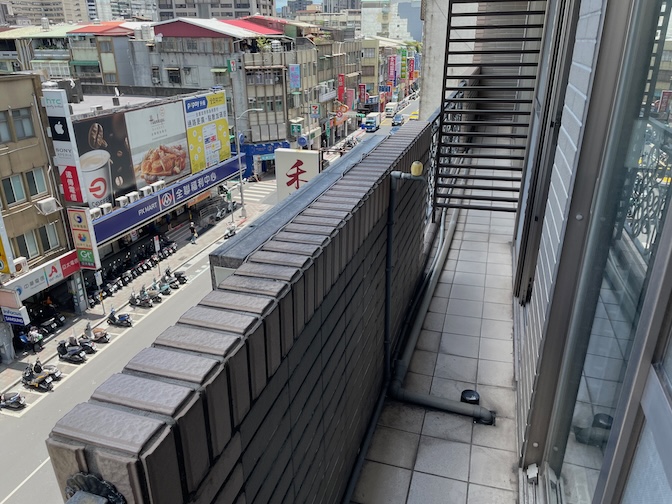 Zhongshan apartment balcony