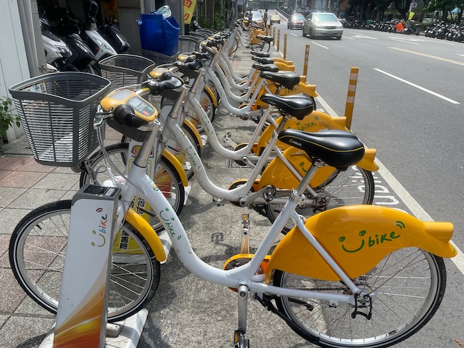 Jinzhou Street and Jilin Road intersection YouBike docks