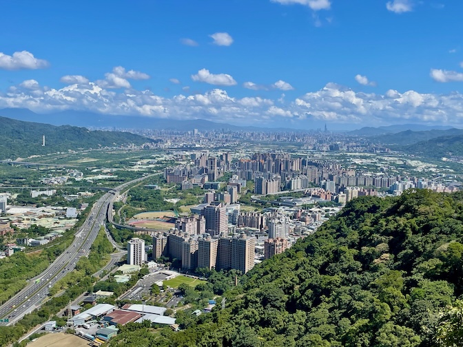 Yuanshan hiking train