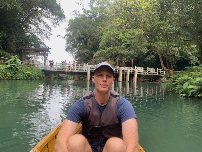 Rowing in Yun Hsien Lake in Wulai