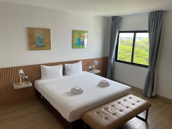B2 Ubon Airport Premier Hotel Luxury Premier Room bed