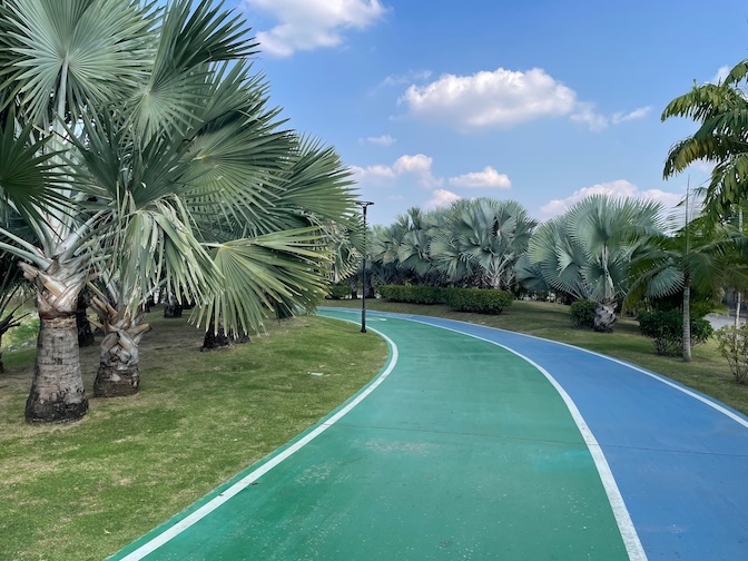 Nong Sim Park running track