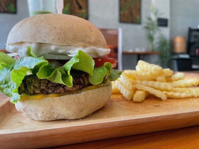 Oon Jai Marketplace the classic burger